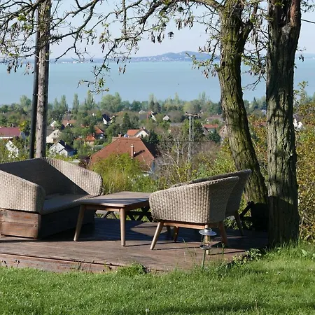 Hillside Apartman Révfülöp