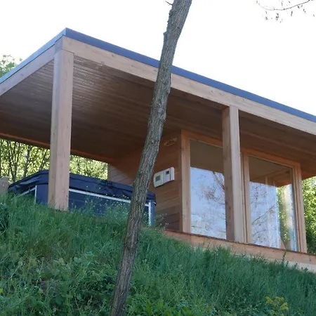 Hillside Apartman Révfülöp