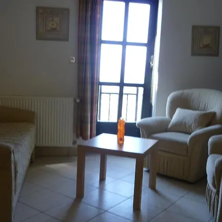 Hillside Apartman *