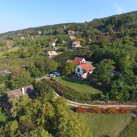 Hillside Révfülöp