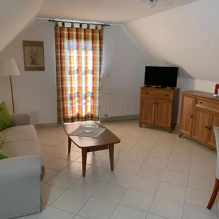 Hillside Apartman Révfülöp
