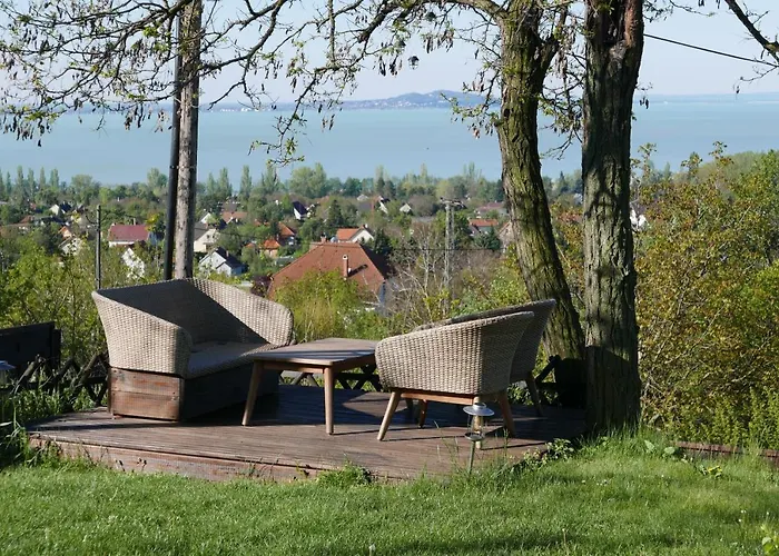 Hillside Apartamento Révfülöp