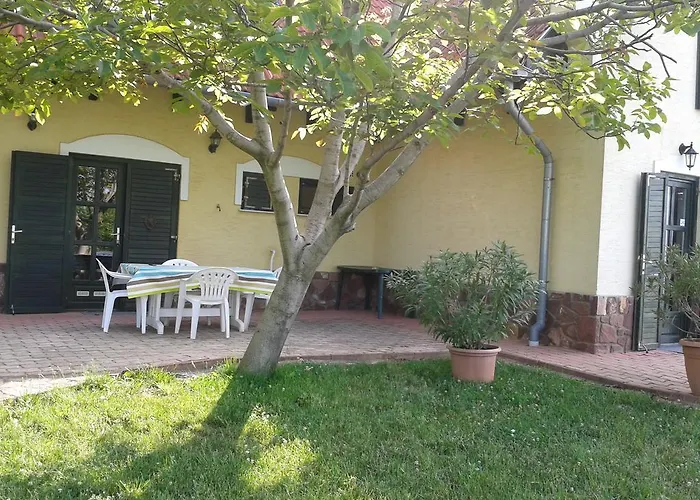 Hillside Révfülöp