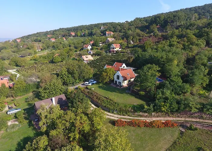 Hillside Révfülöp