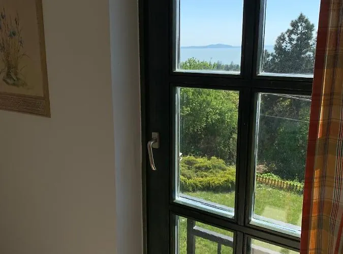 Hillside * Révfülöp